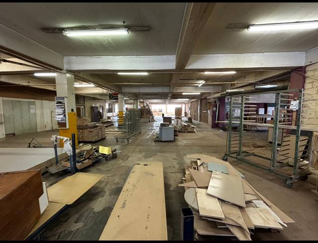 2,800M² WAREHOUSE TO LET IN KEW